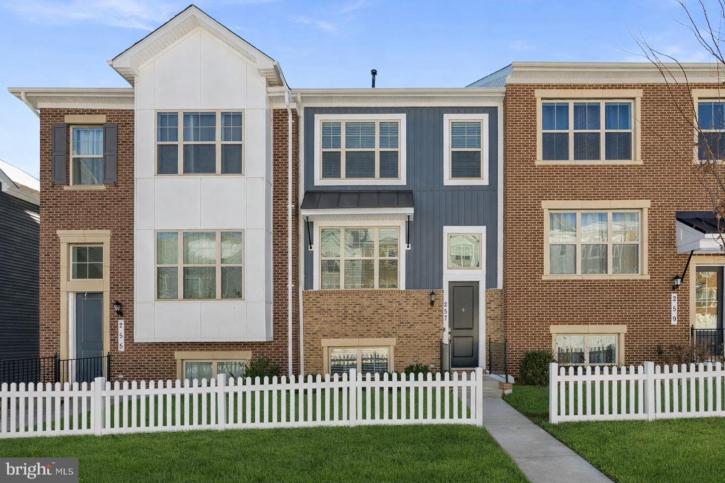 257 Redpoll Alley - 1